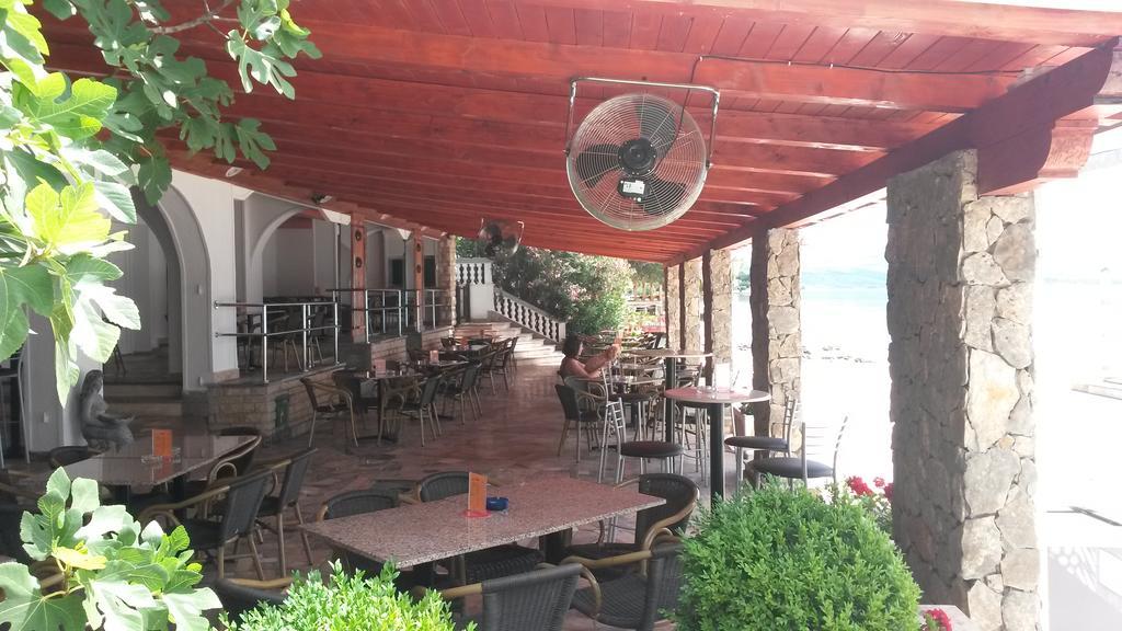 Apartman Monte Cristo Maslenica Eksteriør bilde
