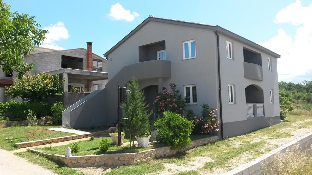 Apartman Monte Cristo Maslenica Eksteriør bilde